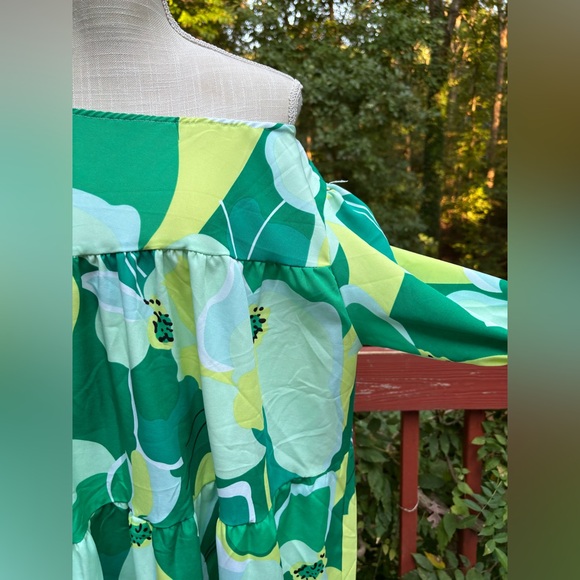 Green Floral off shoulder short dress- SHEIN Large - Picture 2 of 4
